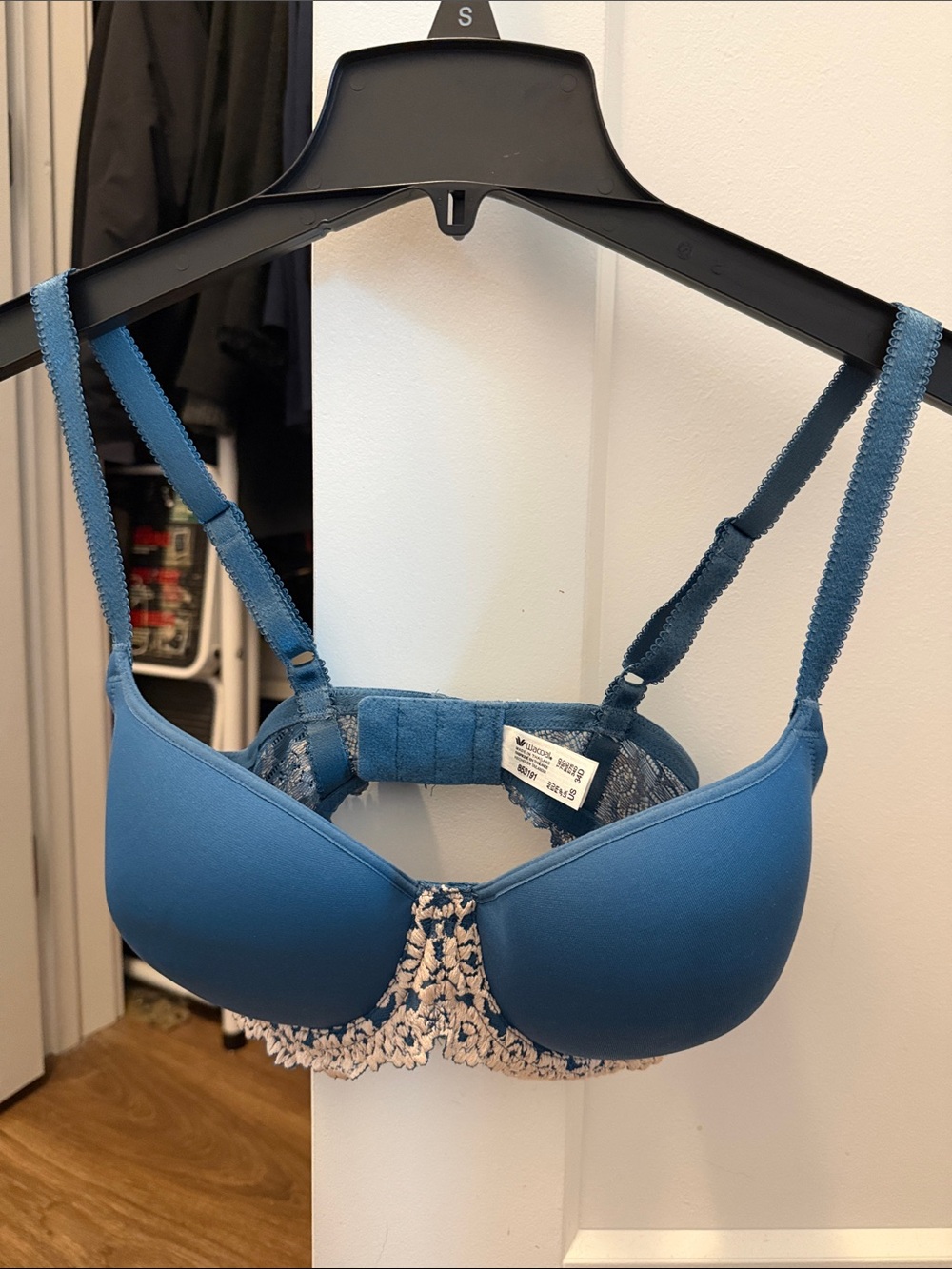 Wacoal Blue Lace-Trim Molded Cup Bra - no underwire